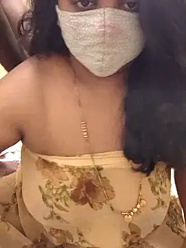 Yoursriya25のライブXXXチャット