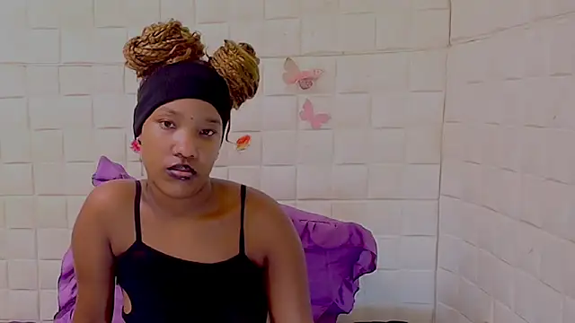 EroticSexyPrada 即時 XXX 聊天