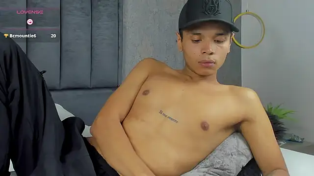 Alejandroo_Montenegroのウェブカメラショー