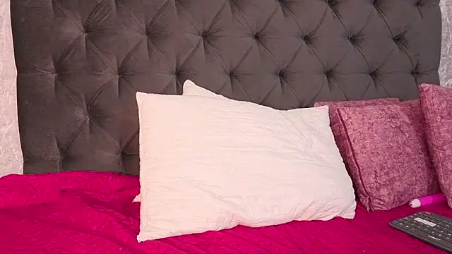 orion__smith Adlı Modelin Canlı XXX Sohbeti