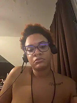 Chat +18 de nickytheehawtie ao vivo