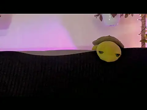 aprille15 Adlı Modelin Canlı XXX Sohbeti