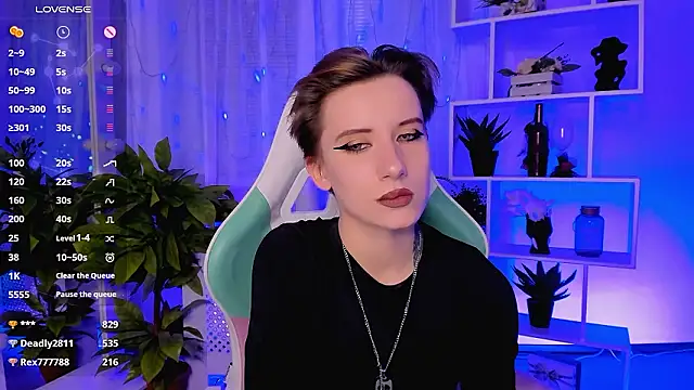 XXX chat uživo modela _Rein_ramm