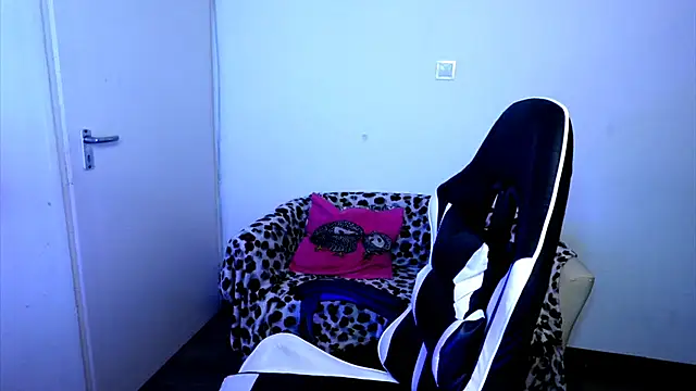 ShyHotNerd's Live XXX Chat