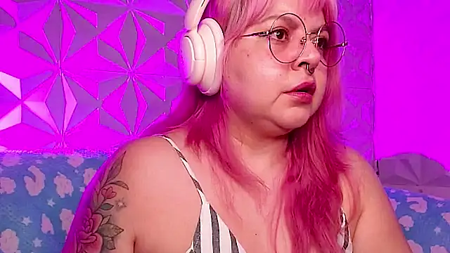 XXX chat uživo modela Satyn_doll
