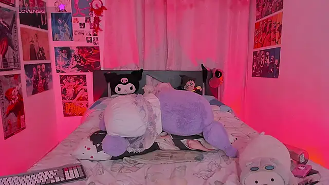 MissCurvyTop's Live XXX Chat