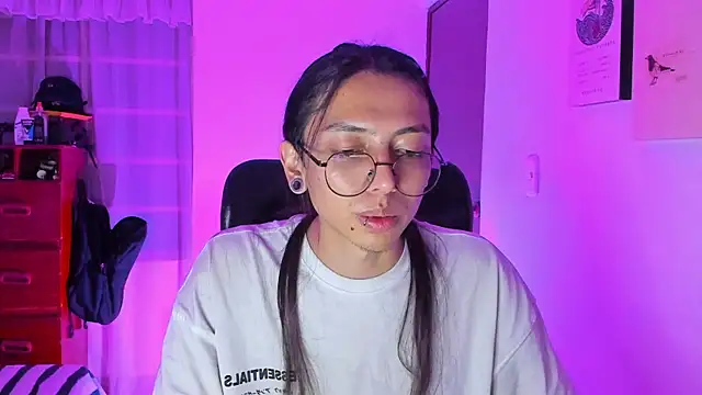 دردشة _Astrea_ الجنسية المباشرة