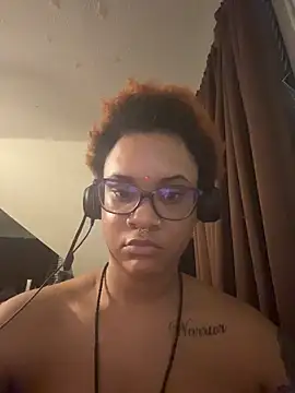 Chat XXX en directo de nickytheehawtie