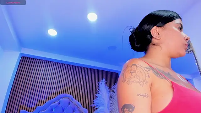 Chatroom XXX en direct de SelenaStonne