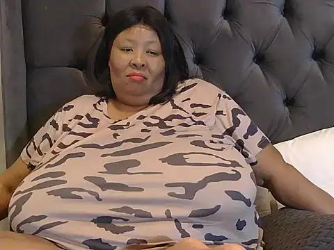 nancy111 élő XXX-chatje