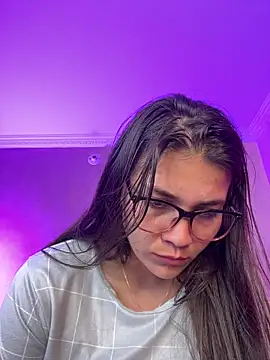 Chat +18 de aurora_divine ao vivo