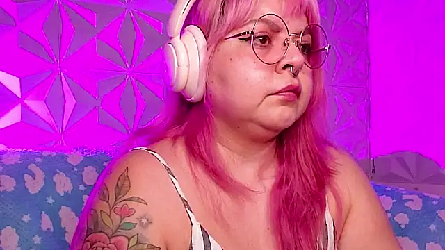 XXX chat uživo modela Satyn_doll