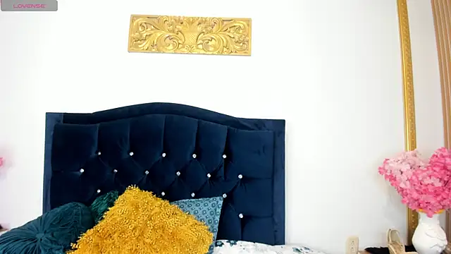 Inaya_Khalifa: онлайн-секс-чат