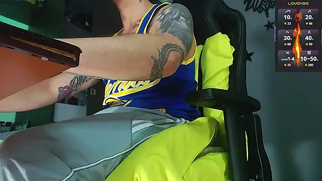 justincs Chat XXX live