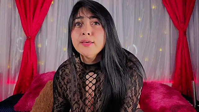 Victoria_Jonhss Adlı Modelin Canlı XXX Sohbeti