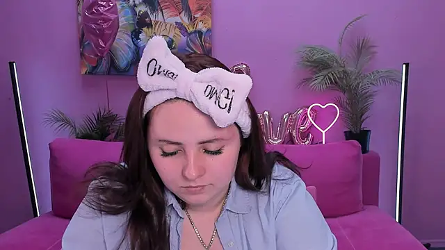 Hennessy_bunny live XXX chat