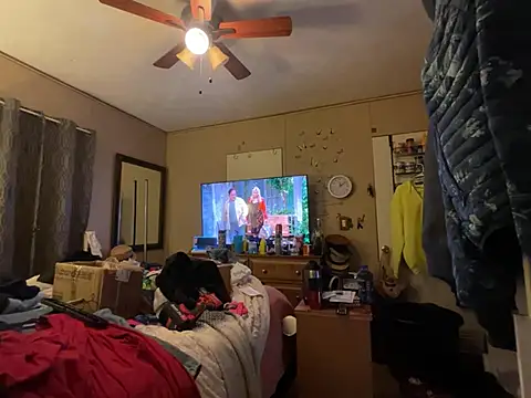 jck1m0t: διαδικτυακό σόου στην κάμερα