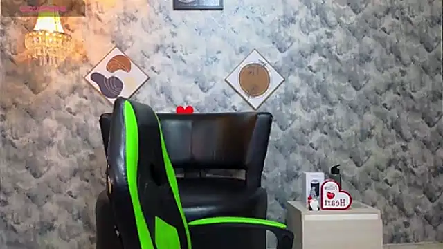 Apolo_rousse1 即時 XXX 聊天