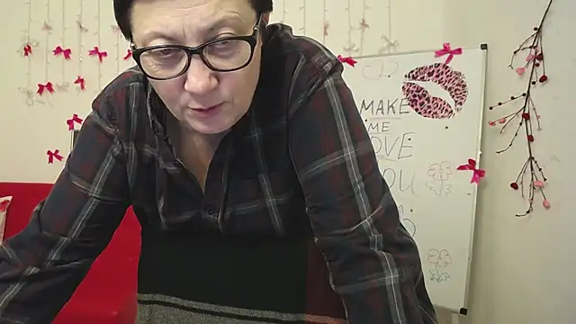 EmilyL0ve: онлайн-секс-чат