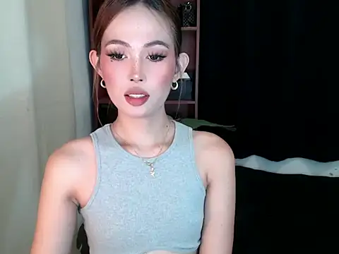 YougotLara's Live XXX Chat