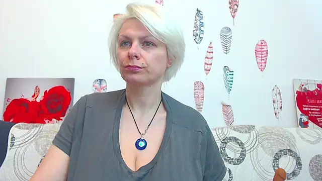 Živý XXX chat Playful_Goldie_WOW__