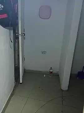 KarameloVzlaのライブXXXチャット