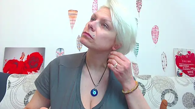 Playful_Goldie_WOW__n Webbikameraesitys