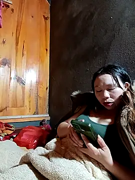 Pretty_girl_2 在線直播表演