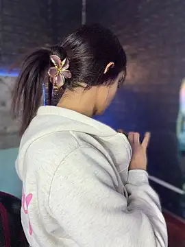 Isabella-TeenのライブXXXチャット