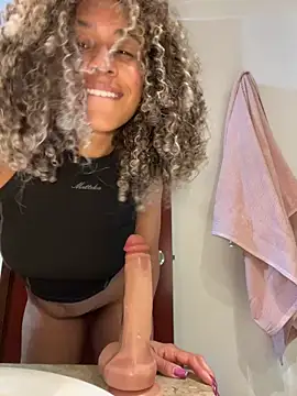 XXX chat uživo modela Belkaj