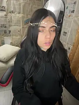 i_am_nina_ Adlı Modelin Canlı XXX Sohbeti