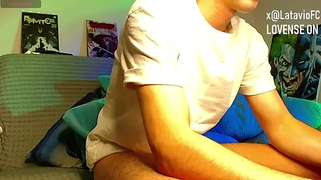 Midnighter_ Show Webcam