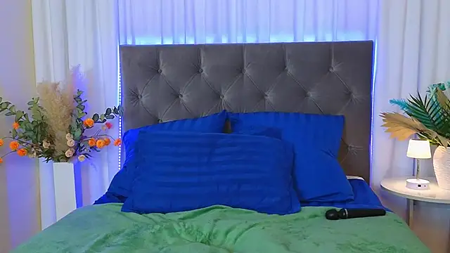 Онлайн чат XXX Ariana_Petite