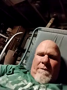 Reddog833 live XXX chat