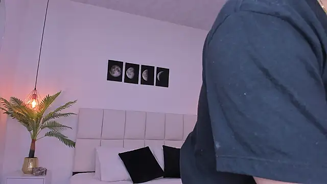 Megan_And_Mia30 Webcam-Show