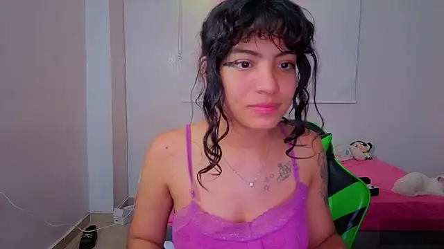 Chatroom XXX en direct de Lovelyamyy