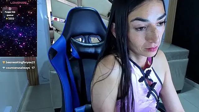 Maily_a_ live XXX chat