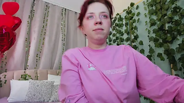 Love_is_Lola Live XXX Chat