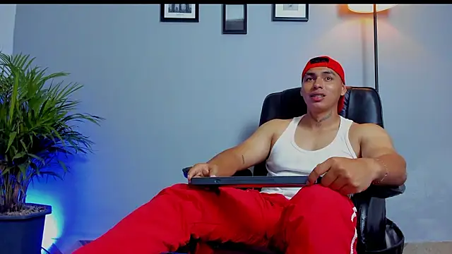 ronnie_crafored: απευθείας συνομιλία ΧΧΧ