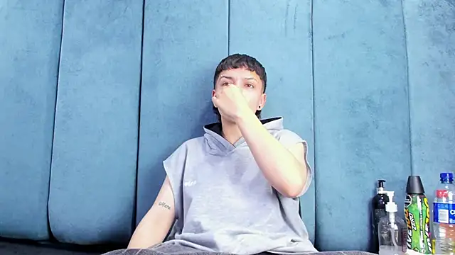 Megan_Thompson_ Adlı Modelin Canlı XXX Sohbeti