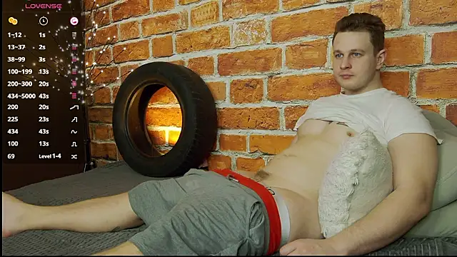 Czat XXX na żywo – charlie_smiley