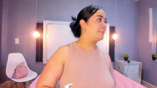 Chat +18 de emma_lye ao vivo