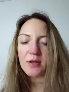 Chat +18 de KattyLuuu ao vivo