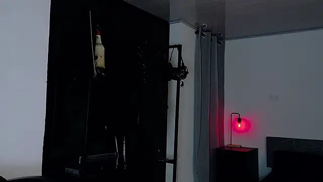 Angelabl0odborne élő XXX-chatje