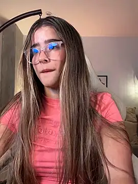 Chat XXX ao vivo de Stormiie777