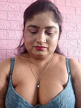 hornyriyanka Show in webcam