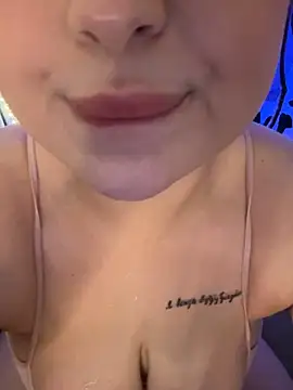 Онлайн чат XXX KellyMoors