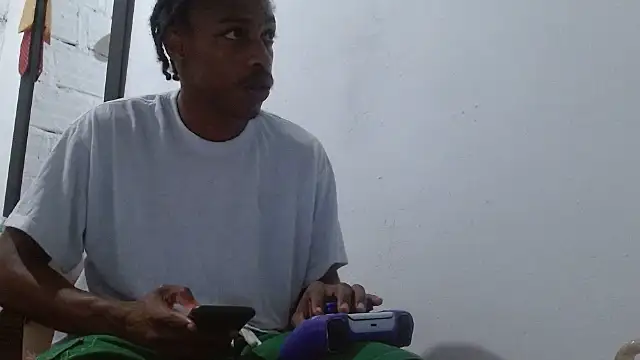 Larry-n-clouds' Webcam Show