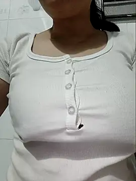 Shine_Mai Show in webcam