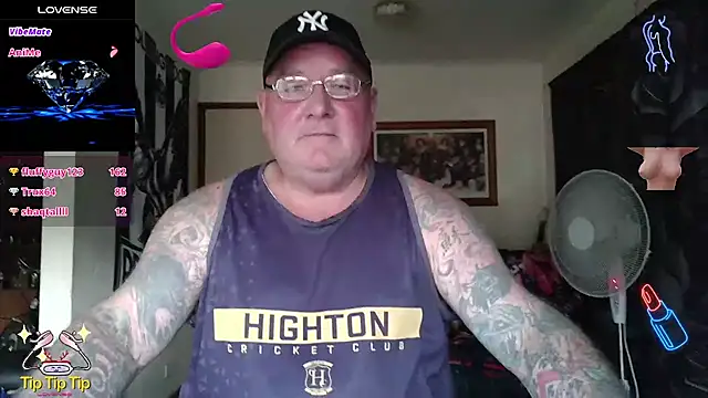 KINKYBLUEYES69 – Live XXX-chat